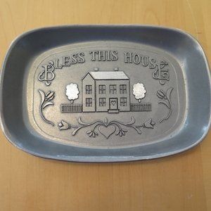 Unique Finish, Wilton Armetale Serving Bread Tray